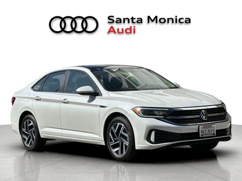 Used 2024 Volkswagen Jetta SEL FWD image 9
