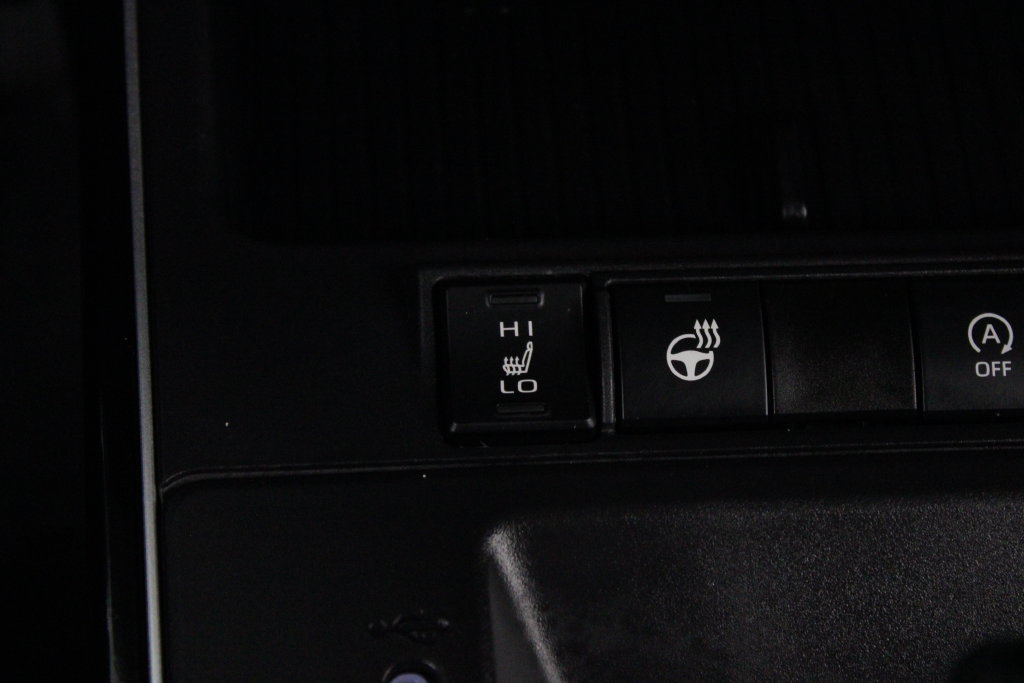 Used 2026 Toyota Corolla Cross XLE AWD/4WD image 25