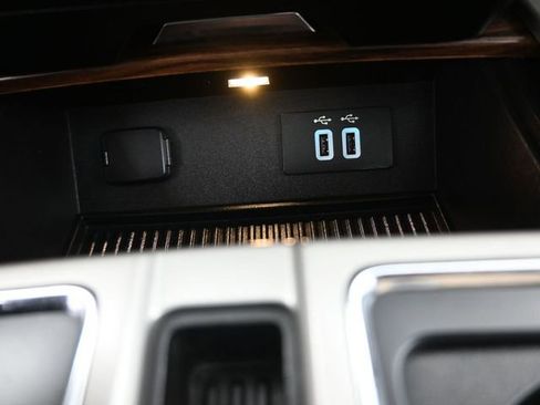 Used 2016 Ford F150 Lariat w/ Equipment Group 502A Luxury image 3