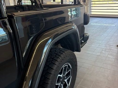 Used 2025 Jeep Gladiator Rubicon AWD/4WD image 7