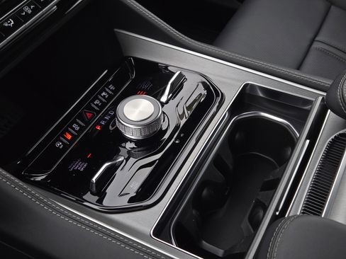 New 2026 Jeep Grand Wagoneer Limited AWD/4WD image 17
