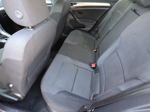 Used 2016 Volkswagen Golf S image 9