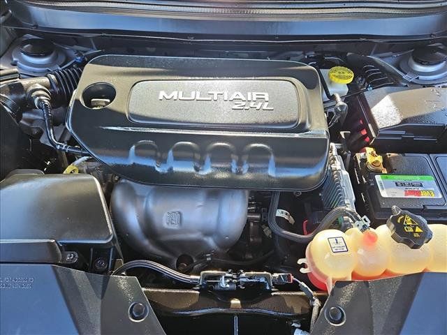 Used 2019 Jeep Cherokee Limited w/ Technology Group FWD image 28
