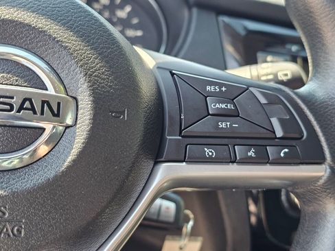 Used 2018 Nissan Rogue S image 27