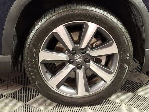 Used 2025 Honda Pilot Touring image 11