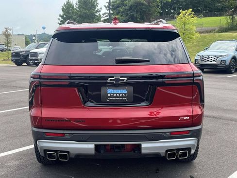 Used 2024 Chevrolet Traverse Z71 AWD/4WD image 4