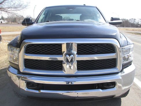 Used 2017 RAM 2500 Tradesman w/ Chrome Appearance Group AWD/4WD image 4