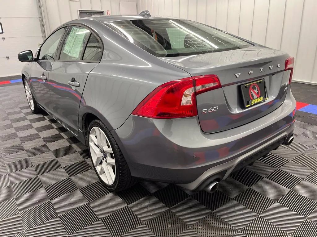 Used 2018 Volvo S60 T5 Dynamic w/ Vision Package AWD/4WD image 5