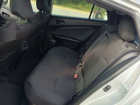 Used 2020 Toyota Prius LE image 12