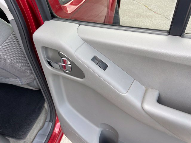 Used 2015 Nissan Frontier SV w/ SV Value Truck Package RWD image 42