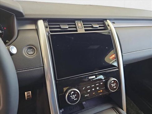 New 2025 Land Rover Discovery Dynamic SE AWD/4WD image 21