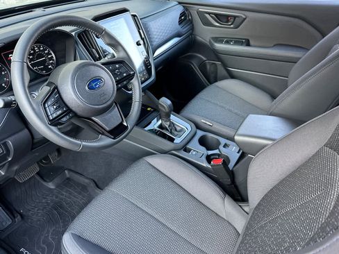 Used 2025 Subaru Forester Premium w/ Convenience Package #1 image 9