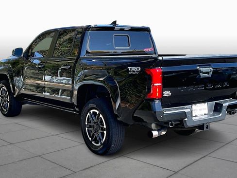Used 2024 Toyota Tacoma TRD Sport w/ TRD Sport Upgrade Package image 11