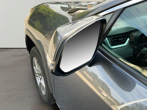Used 2025 Toyota RAV4 XLE AWD/4WD image 11