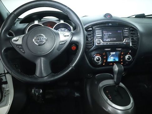 Used 2017 Nissan Juke SV image 39