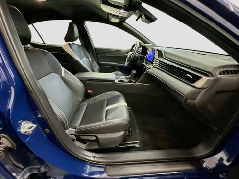 Used 2025 Toyota Camry SE FWD image 31