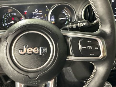 Used 2023 Jeep Wrangler Unlimited Sahara w/ Cold Weather Group AWD/4WD image 28
