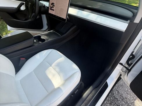 Used 2021 Tesla Model Y Long Range AWD/4WD image 45