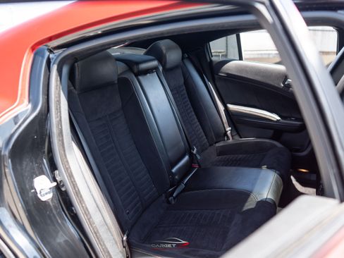 Used 2018 Dodge Charger R/T RWD image 17
