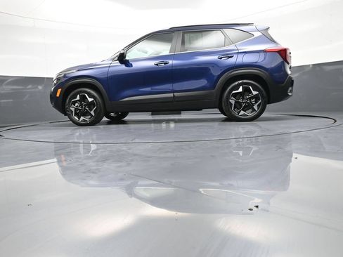 Certified 2025 Kia Seltos EX AWD/4WD image 31
