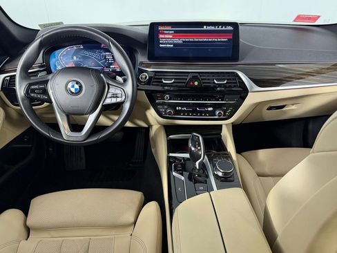Used 2023 BMW 530i w/ Convenience Package image 11