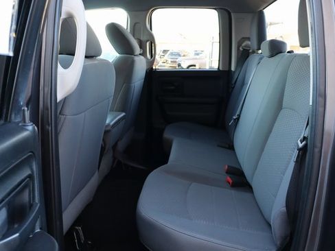 Used 2017 RAM 1500 Express image 36