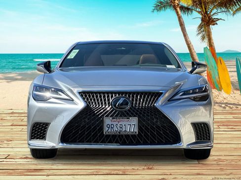 Used 2025 Lexus LS 500 w/ Interior Upgrade Package image 9