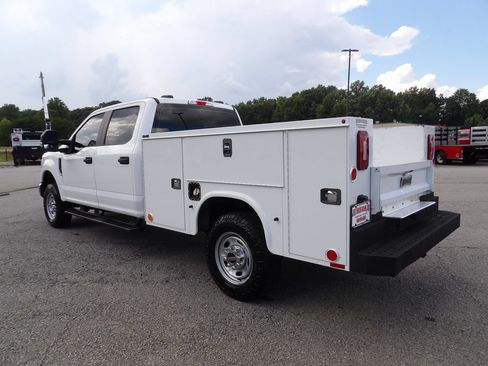 Used 2022 Ford F250 XL w/ Power Equipment Group AWD/4WD image 4