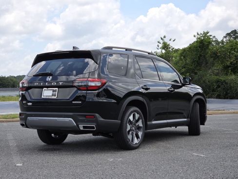 New 2026 Honda Pilot Touring image 18