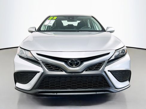 Used 2023 Toyota Camry SE image 11