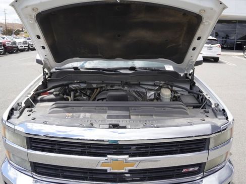 Used 2015 Chevrolet Silverado 2500 LT w/ LT Convenience Package RWD image 6