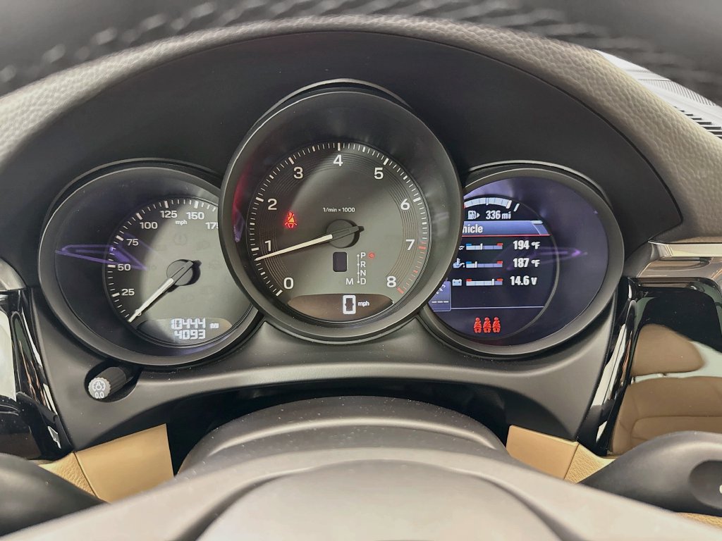 Certified 2026 Porsche Macan AWD/4WD image 16