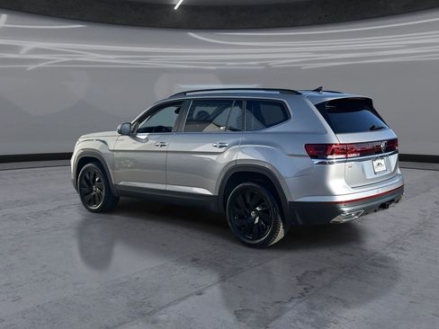 New 2026 Volkswagen Atlas SE FWD image 4