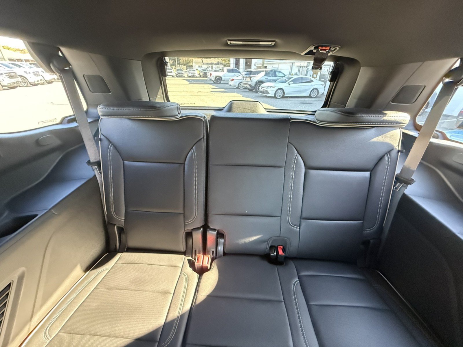 Used 2023 GMC Yukon SLT AWD/4WD image 27