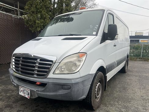 Used 2013 Freightliner Sprinter 2500 image 1