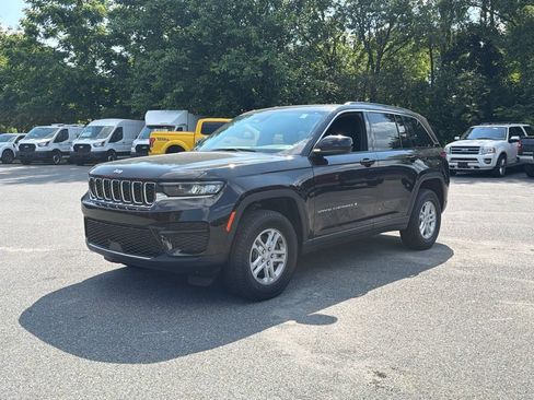 Used 2024 Jeep Grand Cherokee Laredo w/ Luxury Tech Group I AWD/4WD image 7