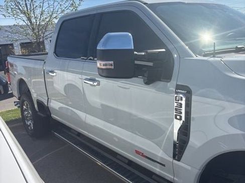 Used 2025 Ford F350 Lariat w/ Chrome Package image 5