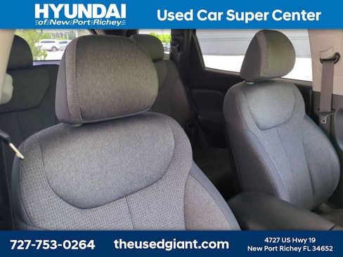 Used 2023 Hyundai Santa Fe SE FWD image 6