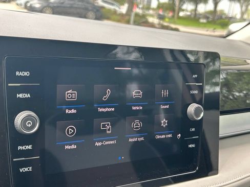 New 2026 Volkswagen Taos SE FWD image 16