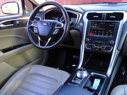 Used 2018 Ford Fusion SE w/ Fusion SE Technology Package FWD image 55
