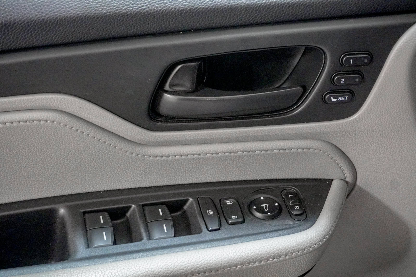 Used 2018 Honda Odyssey EX-L image 19
