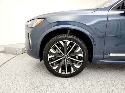 Certified 2026 Volvo XC90 B6 Plus AWD/4WD image 32