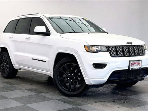 Used 2018 Jeep Grand Cherokee Altitude image 1