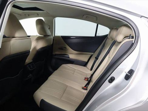 Certified 2020 Lexus ES 300h w/ Accessory Package FWD image 11