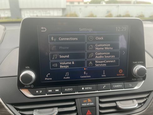 Used 2025 Nissan Altima 2.5 SV FWD image 20