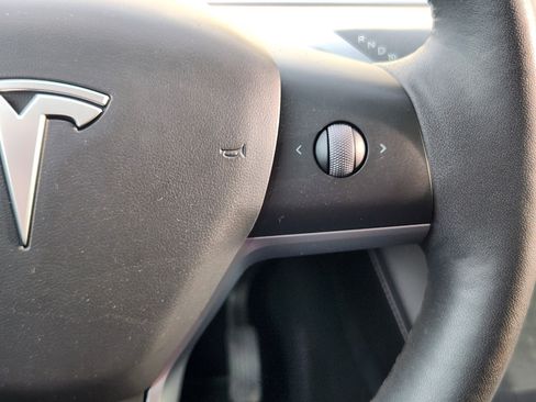 Used 2023 Tesla Model Y Long Range image 21