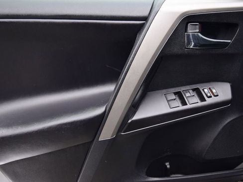 Used 2018 Toyota RAV4 XLE image 24