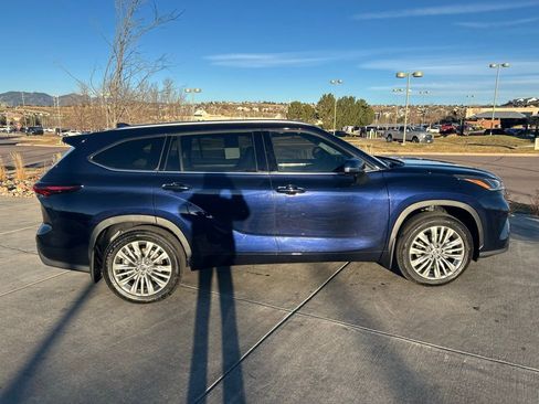 Used 2026 Toyota Highlander Platinum image 8