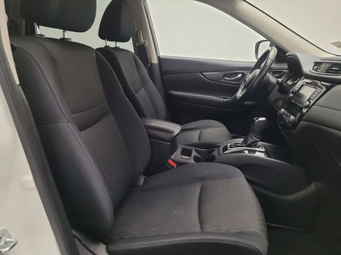Used 2020 Nissan Rogue SV FWD image 21