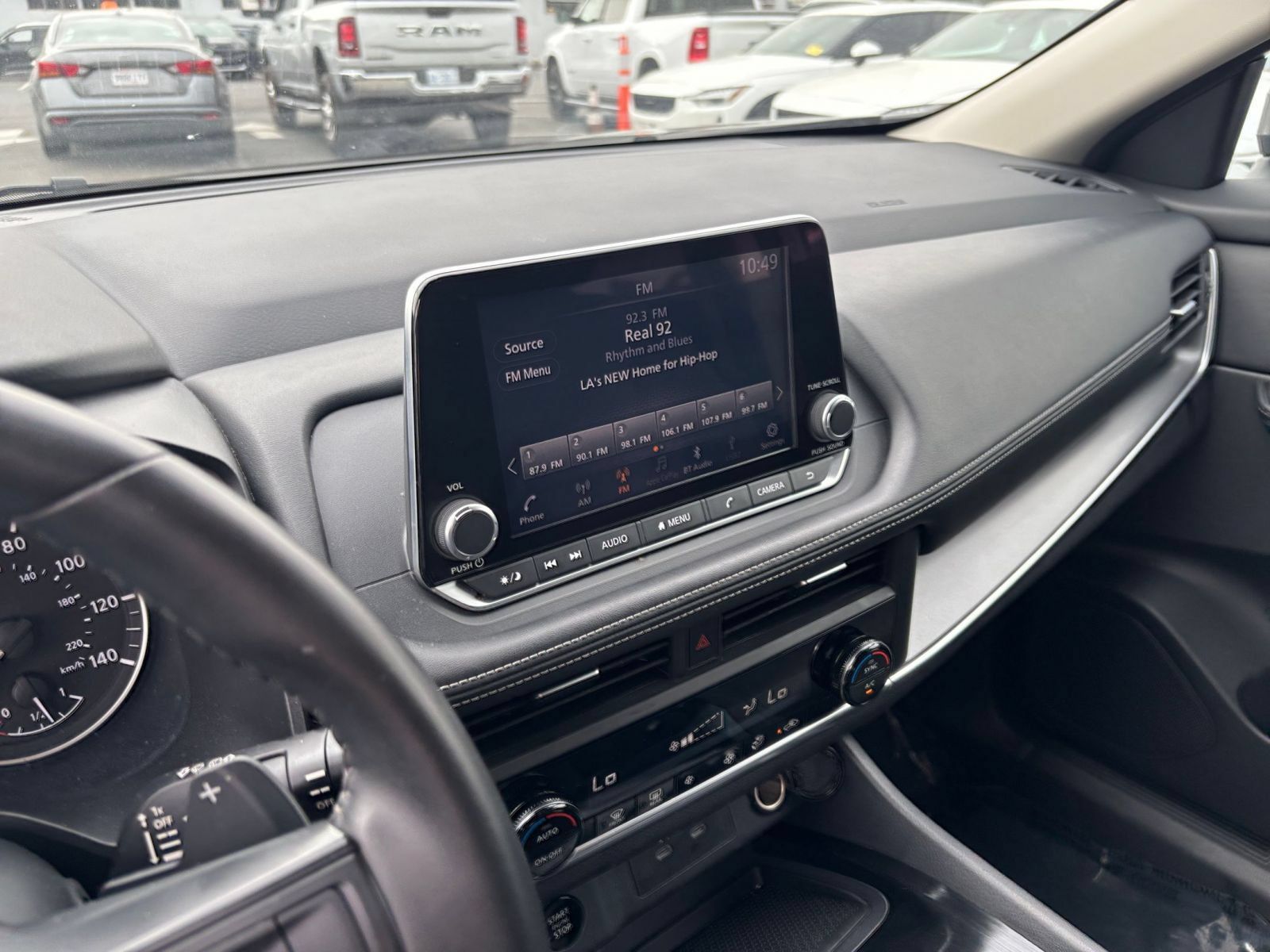 Used 2025 Nissan Rogue SV FWD image 19